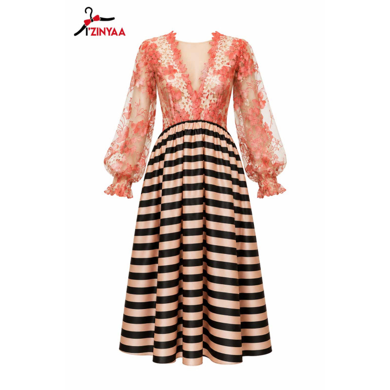 Robe Dentelle Rayures Élégantes